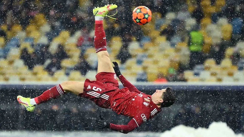Không sai khi khẳng định cầu thủ Robert Lewandowski là một trong những chân sút hàng đầu Cầu thủ Robert Lewandowski - Những tiếc nuối của sự xuất sắc